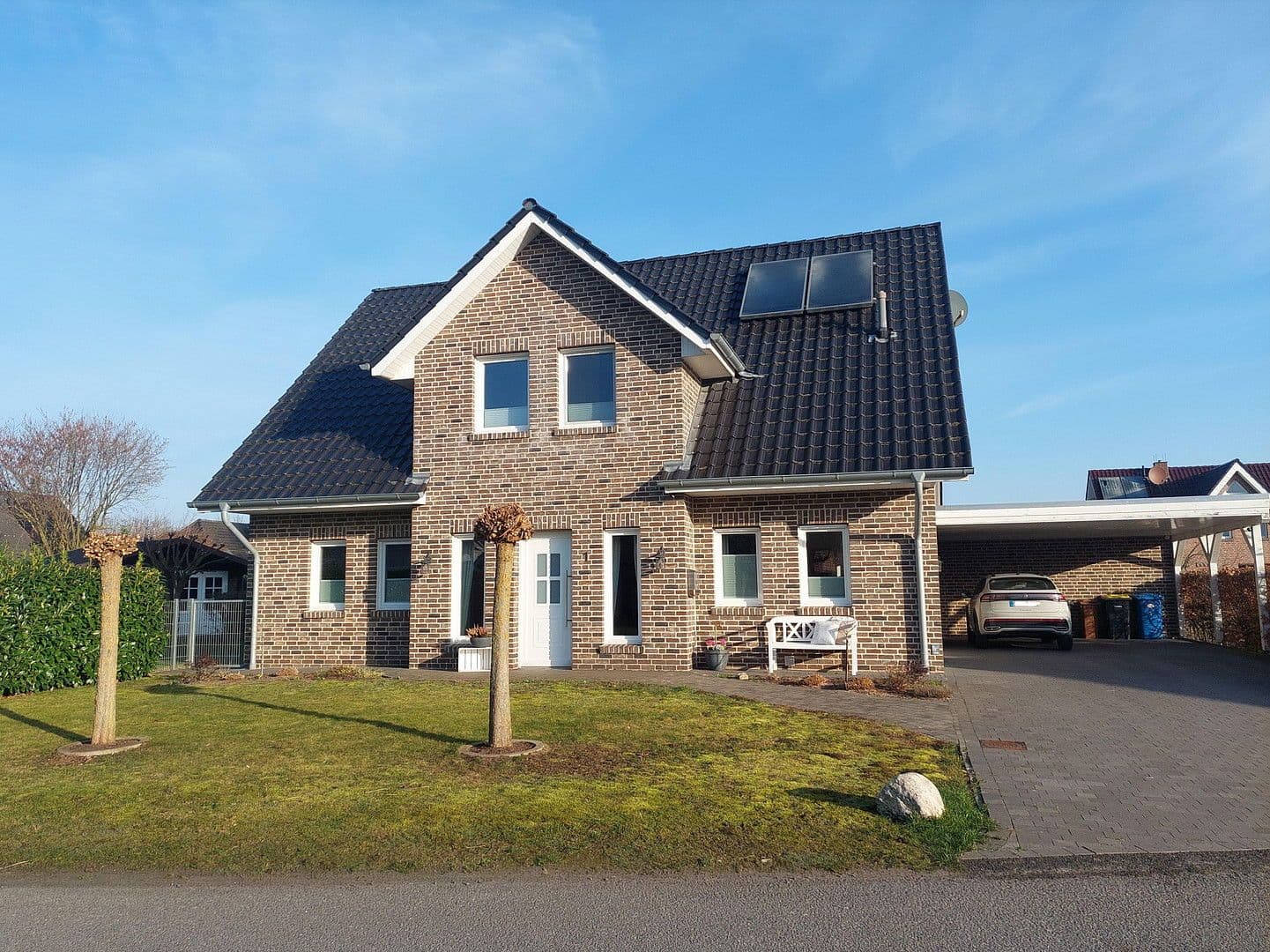 Prodej domu 170 m², pozemek 749 m², Laurentiusstraße 1, Oberlangen, Dolní Sasko Prodej domu 170 m², pozemek 749 m², Laurentiusstraße 1, Oberlangen, Dolní Sasko