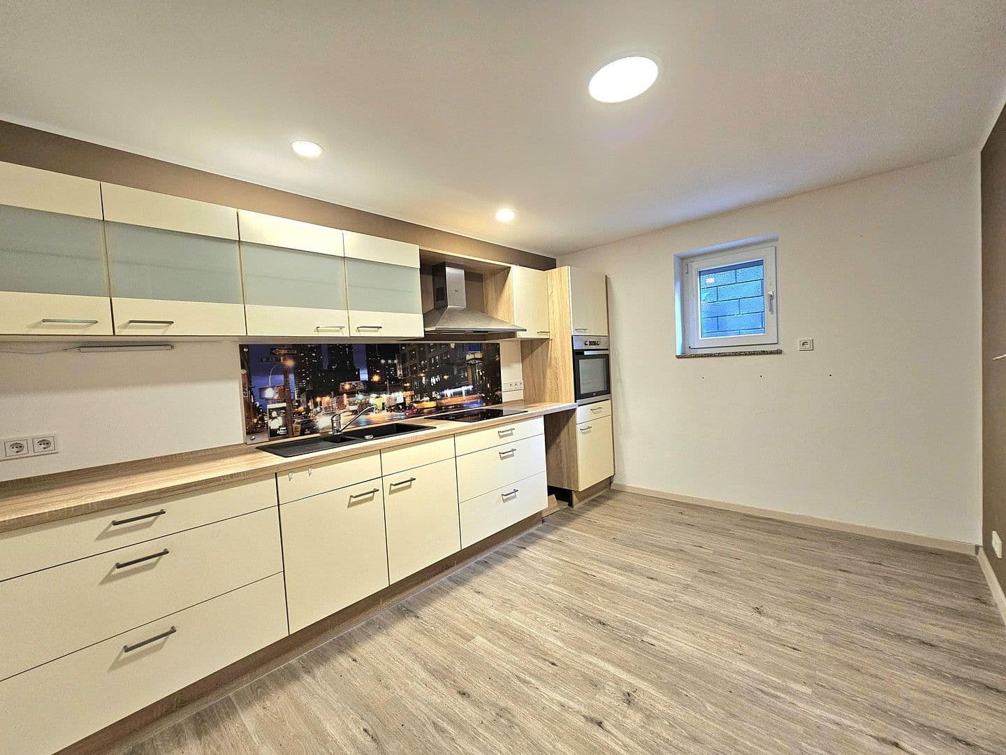 Pronájem domu 310 m², pozemek 673 m², Feldstraße 3, Bad Soden-Salmünster, Hessen Pronájem domu 310 m², pozemek 673 m², Feldstraße 3, Bad Soden-Salmünster, Hessen