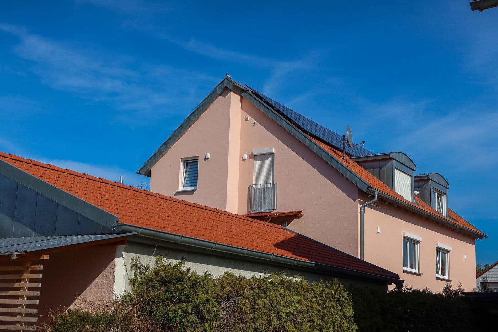 Prodej domu 287 m², pozemek 717 m², Neumarkt in der Oberpfalz, Bavorsko Prodej domu 287 m², pozemek 717 m², Neumarkt in der Oberpfalz, Bavorsko