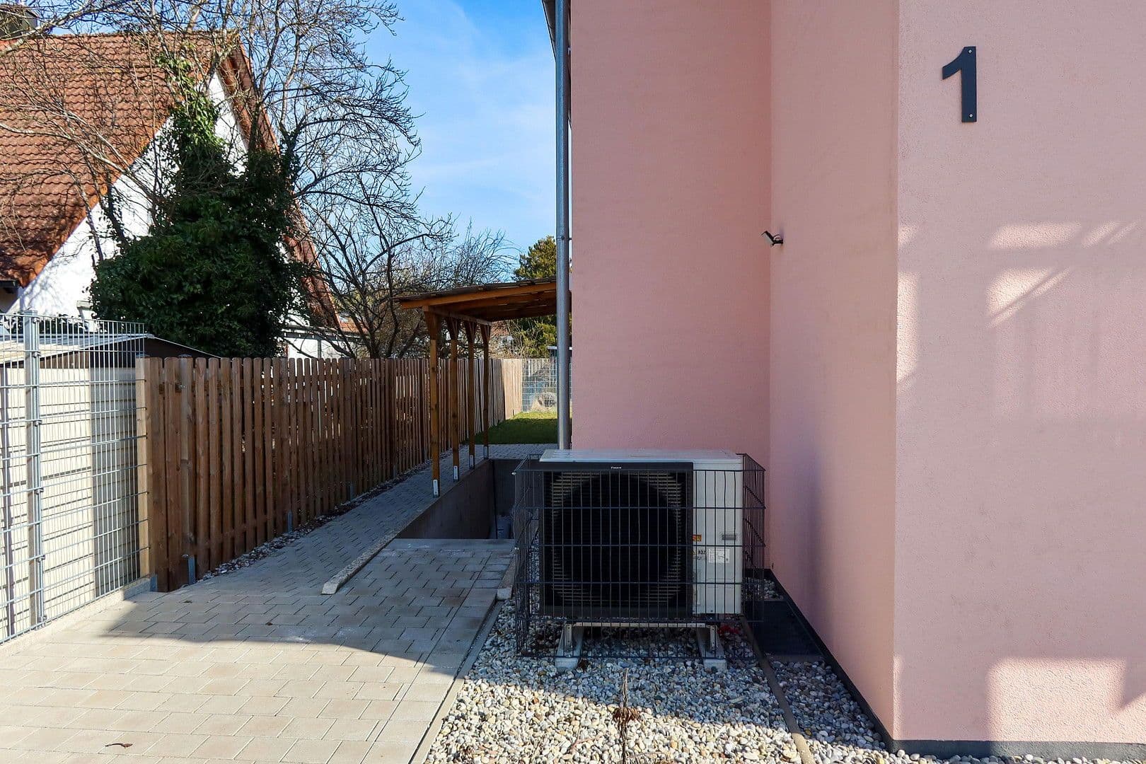 Prodej domu 287 m², pozemek 717 m², Neumarkt in der Oberpfalz, Bavorsko Prodej domu 287 m², pozemek 717 m², Neumarkt in der Oberpfalz, Bavorsko