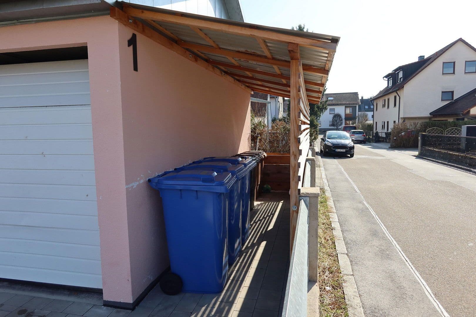 Prodej domu 287 m², pozemek 717 m², Neumarkt in der Oberpfalz, Bavorsko Prodej domu 287 m², pozemek 717 m², Neumarkt in der Oberpfalz, Bavorsko