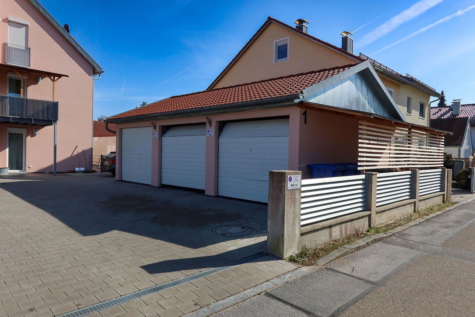 Prodej domu 287 m², pozemek 717 m², Neumarkt in der Oberpfalz, Bavorsko Prodej domu 287 m², pozemek 717 m², Neumarkt in der Oberpfalz, Bavorsko