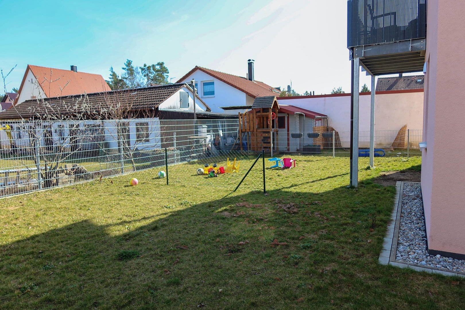 Prodej domu 287 m², pozemek 717 m², Neumarkt in der Oberpfalz, Bavorsko Prodej domu 287 m², pozemek 717 m², Neumarkt in der Oberpfalz, Bavorsko