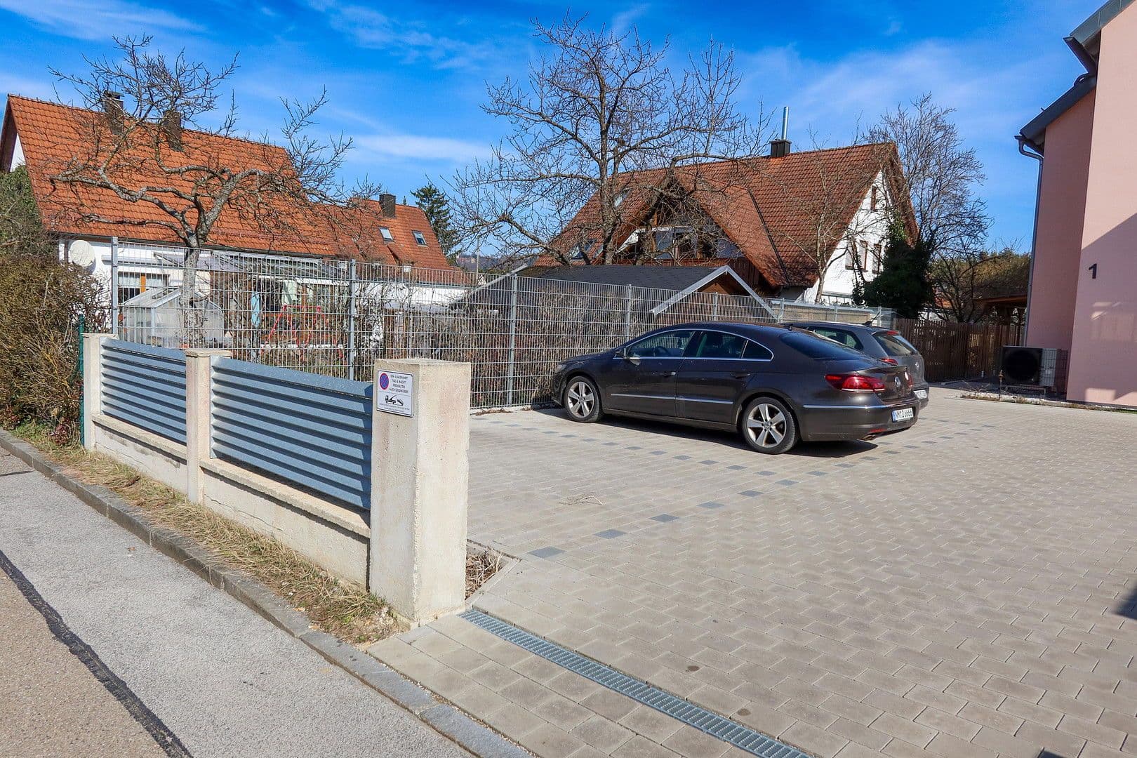 Prodej domu 287 m², pozemek 717 m², Neumarkt in der Oberpfalz, Bavorsko Prodej domu 287 m², pozemek 717 m², Neumarkt in der Oberpfalz, Bavorsko