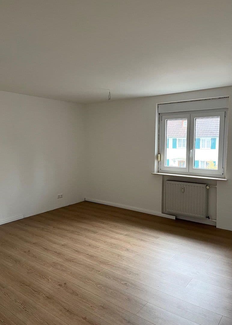 Pronájem bytu 4+1 105 m², Lessingstrasse 1, Singen (Hohentwiel), Bádensko-Württembersko Pronájem bytu 4+1 105 m², Lessingstrasse 1, Singen (Hohentwiel), Bádensko-Württembersko