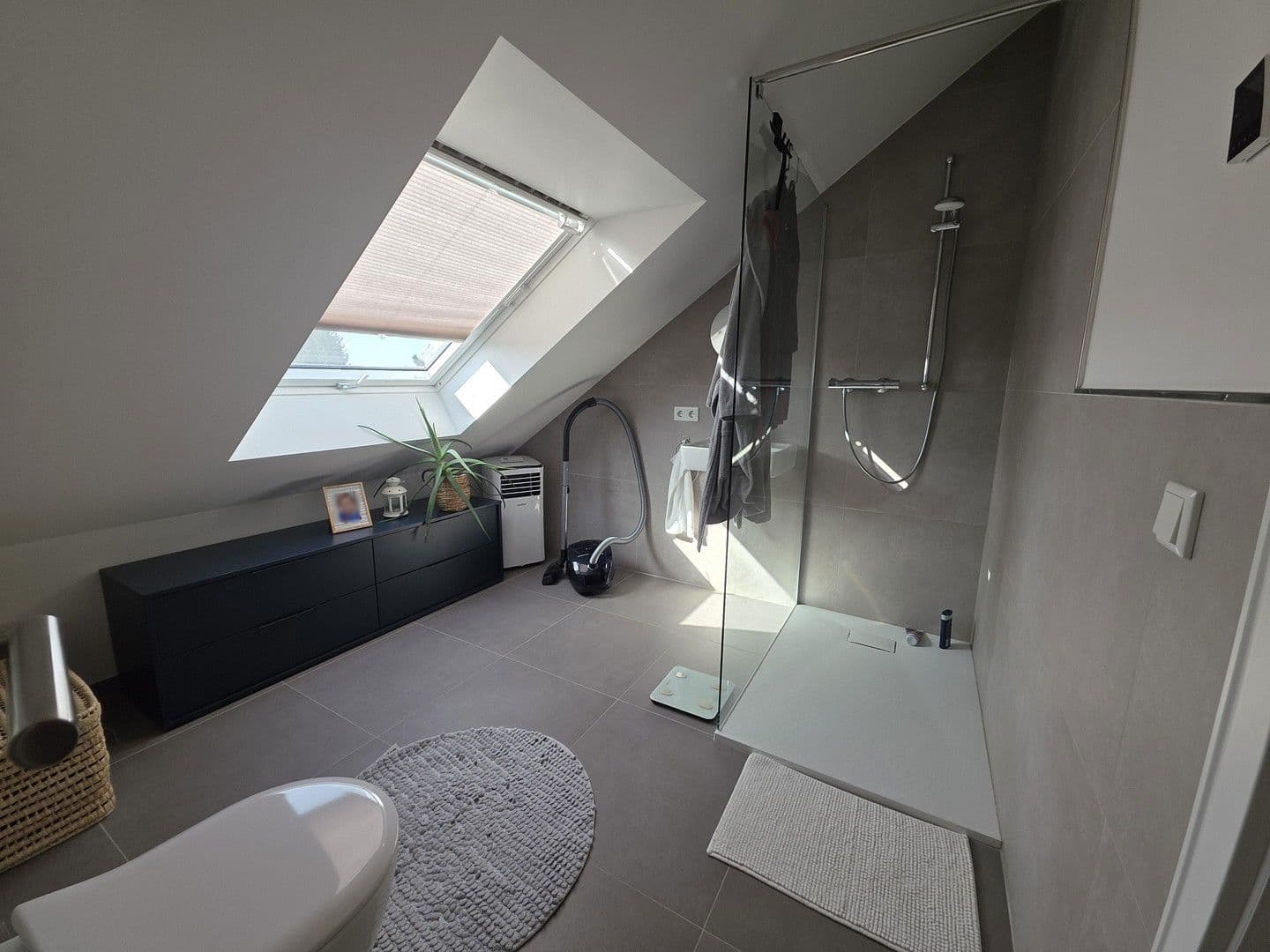 Pronájem bytu 4+1 135 m², Hilden, Severní Porýní-Vestfálsko Pronájem bytu 4+1 135 m², Hilden, Severní Porýní-Vestfálsko