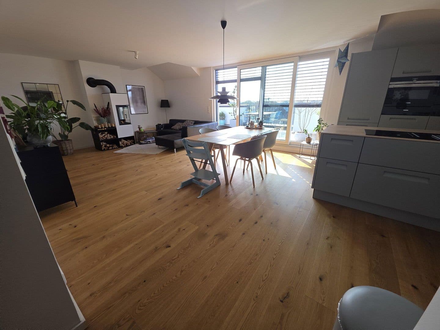 Pronájem bytu 4+1 135 m², Hilden, Severní Porýní-Vestfálsko Pronájem bytu 4+1 135 m², Hilden, Severní Porýní-Vestfálsko