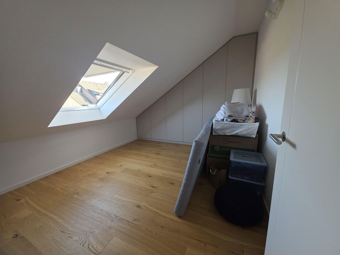 Pronájem bytu 4+1 135 m², Hilden, Severní Porýní-Vestfálsko Pronájem bytu 4+1 135 m², Hilden, Severní Porýní-Vestfálsko