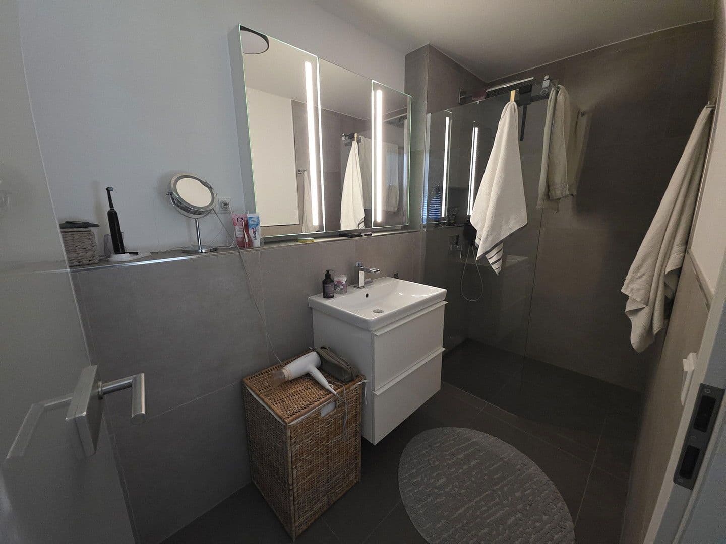 Pronájem bytu 4+1 135 m², Hilden, Severní Porýní-Vestfálsko Pronájem bytu 4+1 135 m², Hilden, Severní Porýní-Vestfálsko