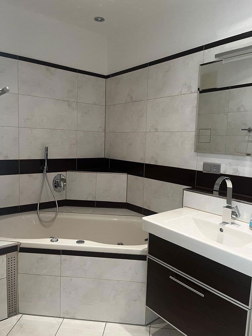 Prodej bytu 3+1 94 m², München, Bavorsko Prodej bytu 3+1 94 m², München, Bavorsko