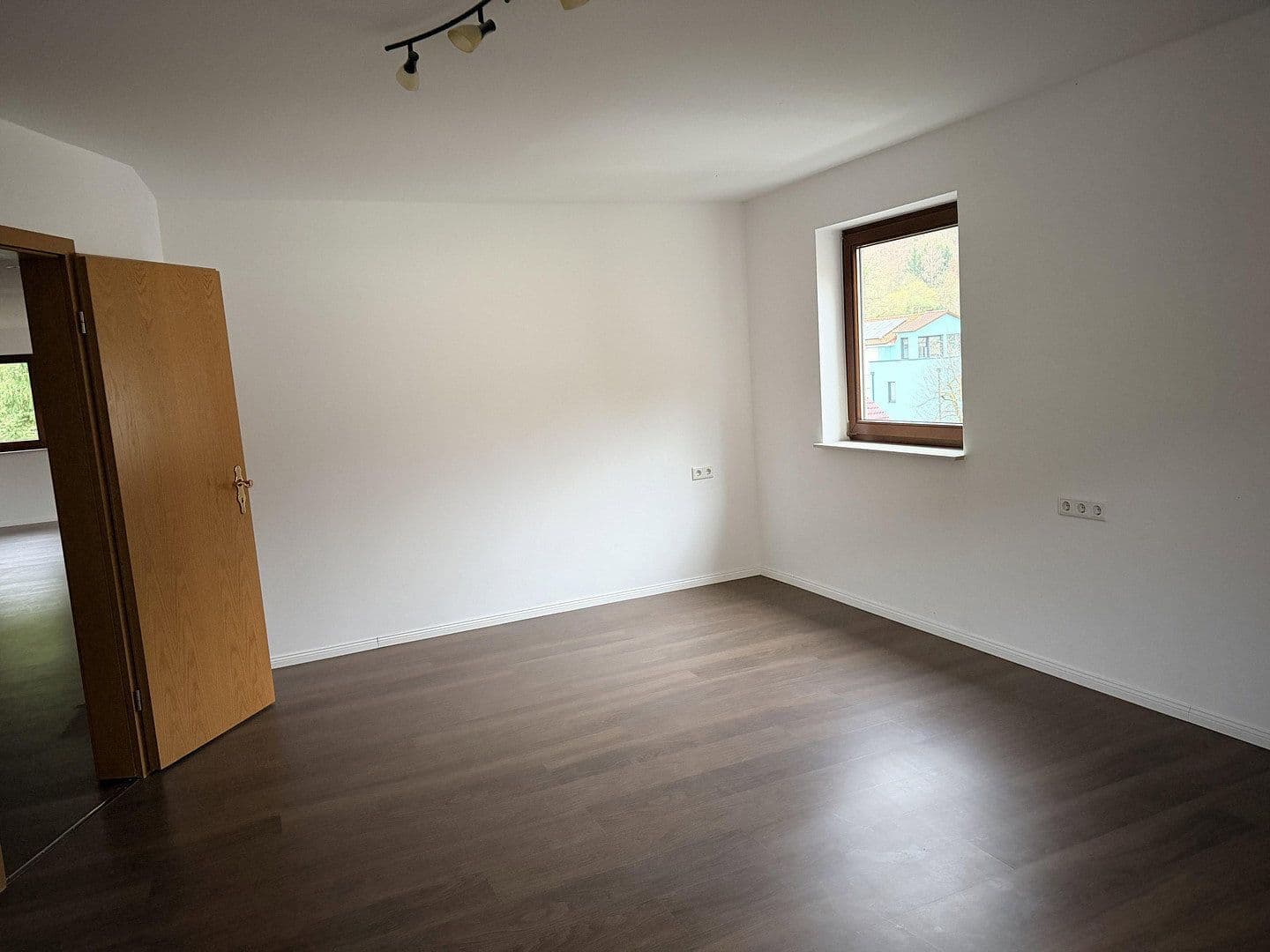 Pronájem bytu 4+1 155 m², Hauptstrasse. 139, Gorxheimertal, Hessen Pronájem bytu 4+1 155 m², Hauptstrasse. 139, Gorxheimertal, Hessen