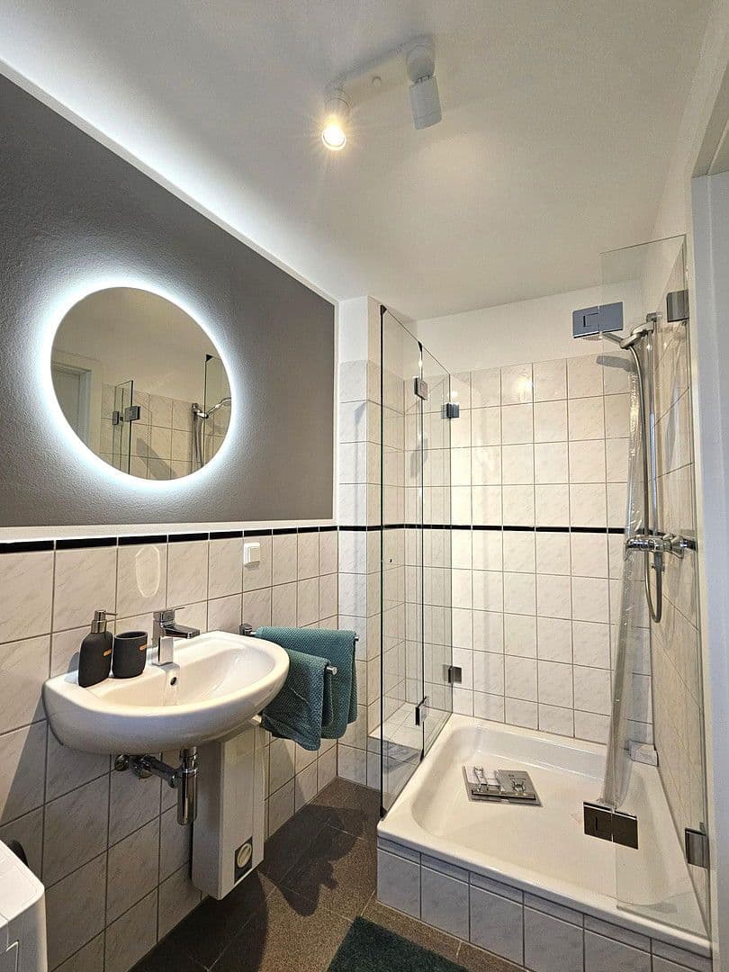 Pronájem bytu 1+1 27 m², Grabengasse 27, Köln, Severní Porýní-Vestfálsko Pronájem bytu 1+1 27 m², Grabengasse 27, Köln, Severní Porýní-Vestfálsko