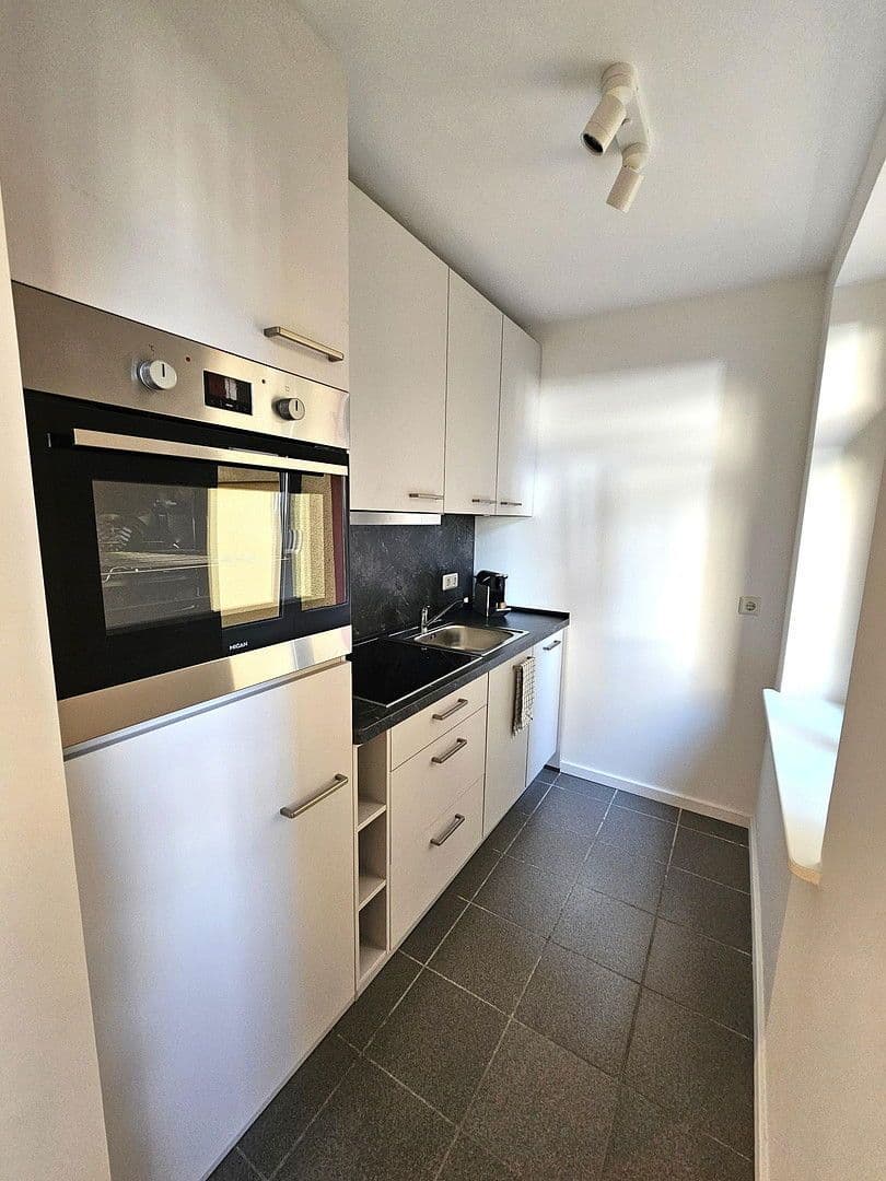 Pronájem bytu 1+1 27 m², Grabengasse 27, Köln, Severní Porýní-Vestfálsko Pronájem bytu 1+1 27 m², Grabengasse 27, Köln, Severní Porýní-Vestfálsko