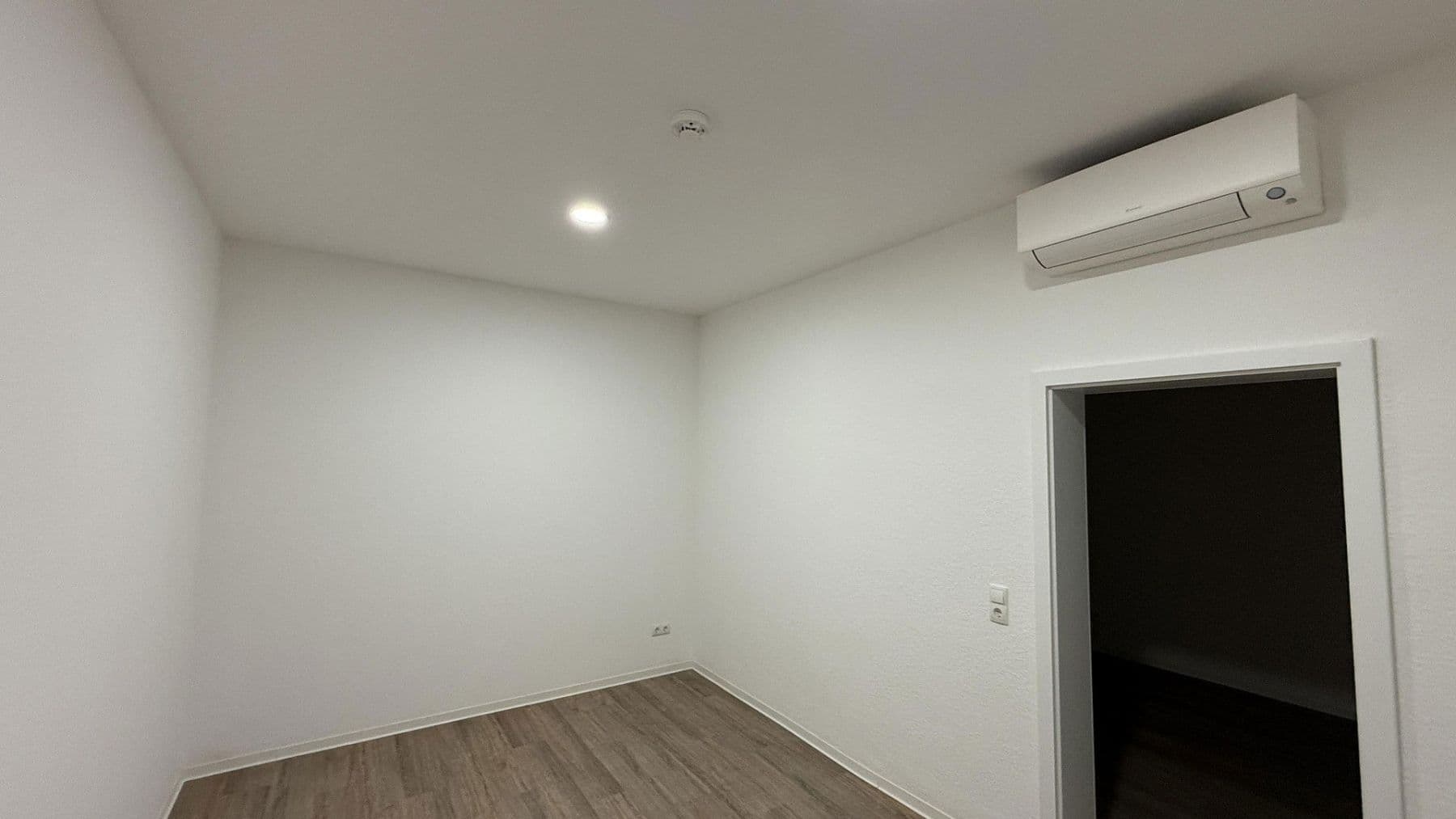 Pronájem bytu 5+1 117 m², Andernach, Porýní-Falc Pronájem bytu 5+1 117 m², Andernach, Porýní-Falc