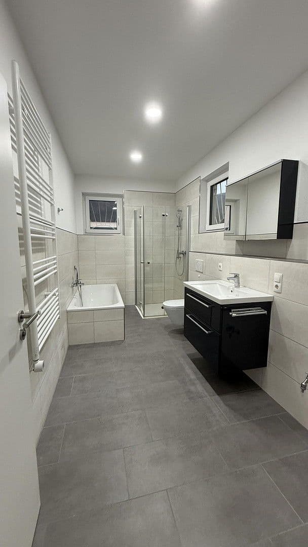 Pronájem bytu 5+1 117 m², Andernach, Porýní-Falc Pronájem bytu 5+1 117 m², Andernach, Porýní-Falc