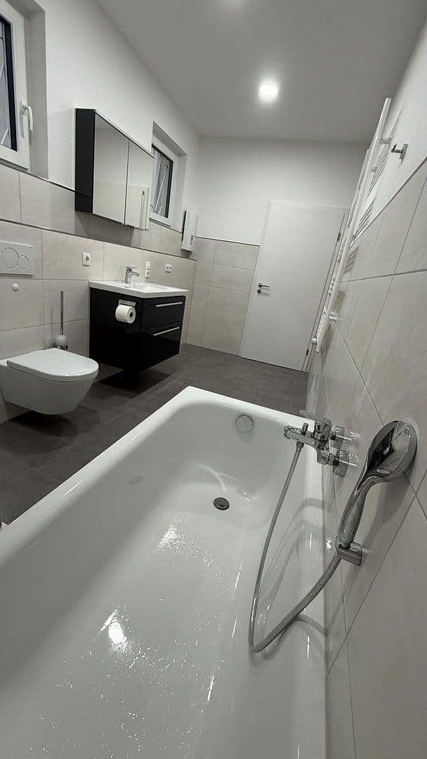 Pronájem bytu 5+1 117 m², Andernach, Porýní-Falc Pronájem bytu 5+1 117 m², Andernach, Porýní-Falc