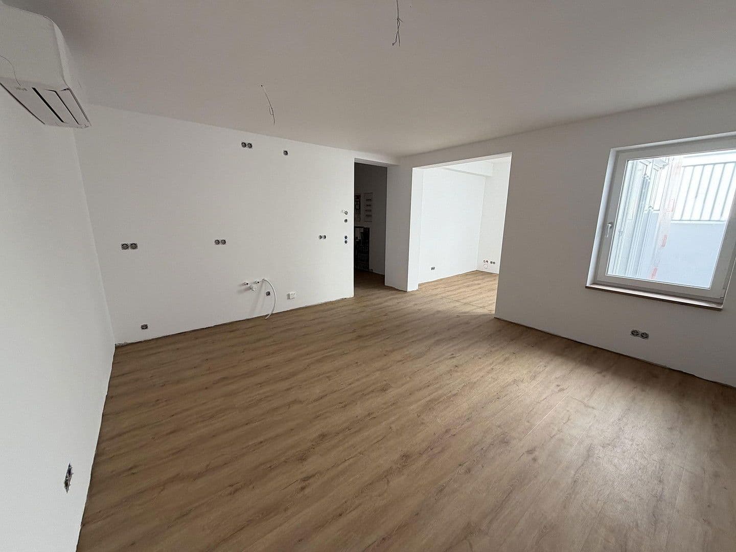 Pronájem bytu 3+1 100 m², Hauptstraße 42, Volkach, Bavorsko Pronájem bytu 3+1 100 m², Hauptstraße 42, Volkach, Bavorsko
