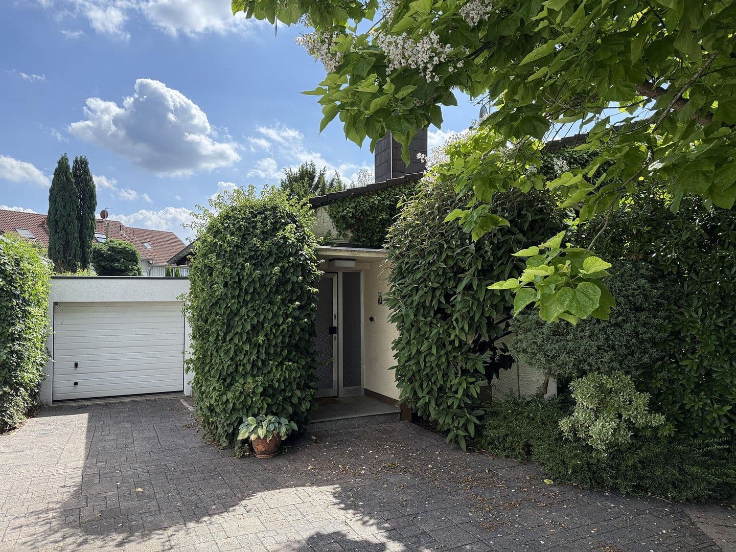 Prodej domu 128 m², pozemek 884 m², Wuppertal, Severní Porýní-Vestfálsko Prodej domu 128 m², pozemek 884 m², Wuppertal, Severní Porýní-Vestfálsko