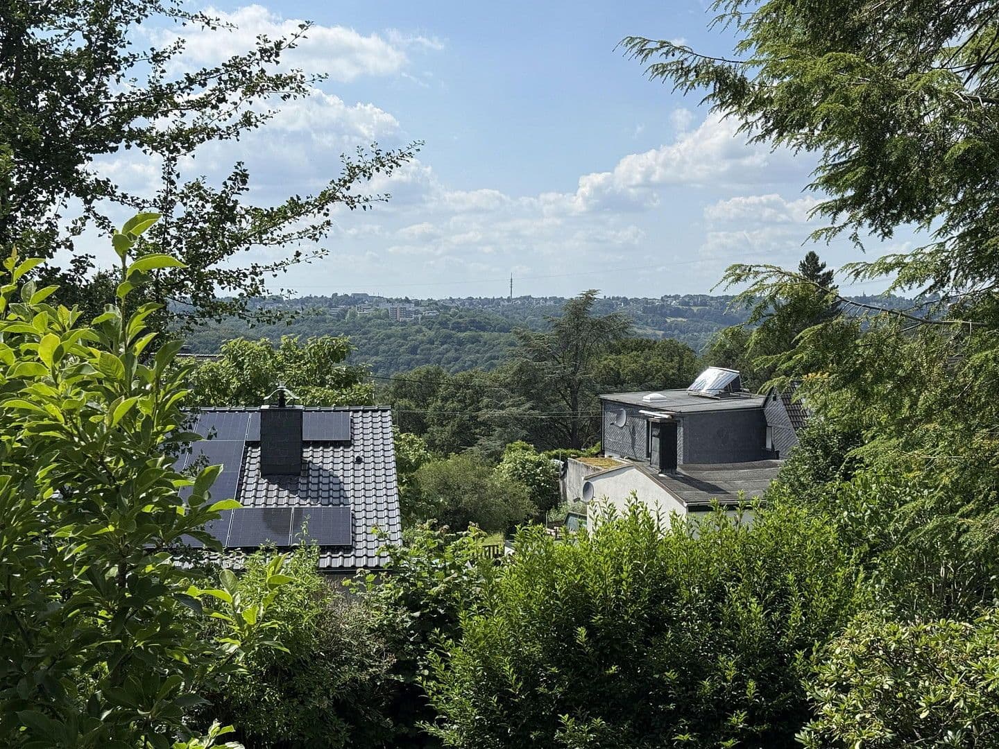 Prodej domu 128 m², pozemek 884 m², Wuppertal, Severní Porýní-Vestfálsko Prodej domu 128 m², pozemek 884 m², Wuppertal, Severní Porýní-Vestfálsko