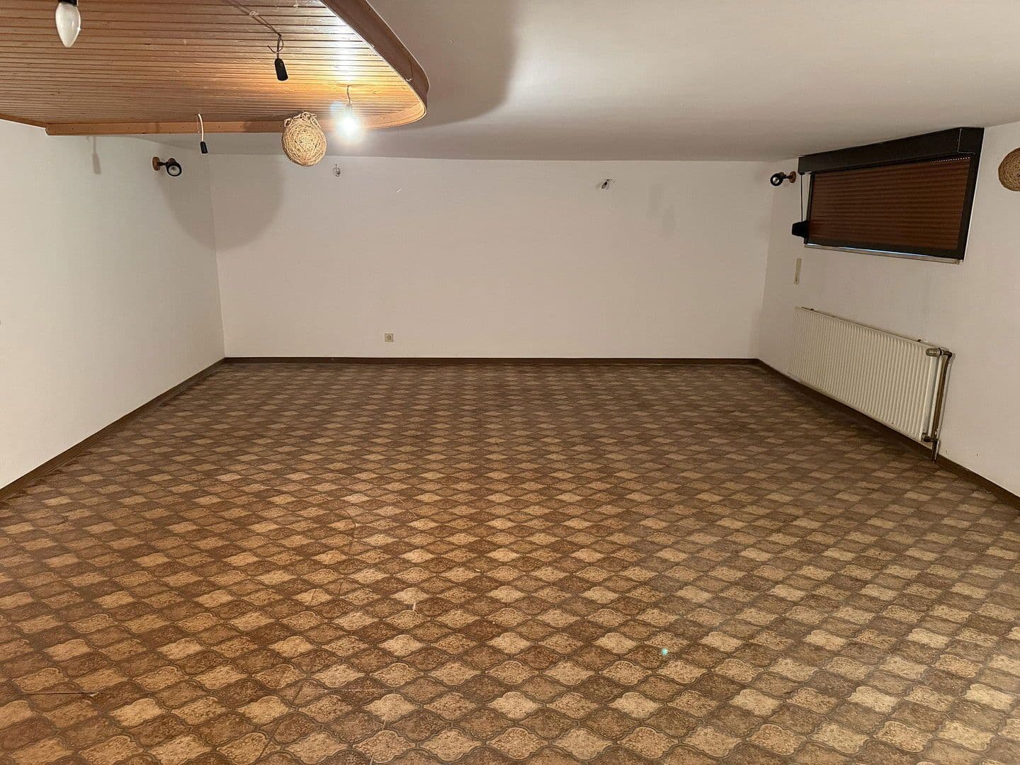 Prodej domu 128 m², pozemek 884 m², Wuppertal, Severní Porýní-Vestfálsko Prodej domu 128 m², pozemek 884 m², Wuppertal, Severní Porýní-Vestfálsko