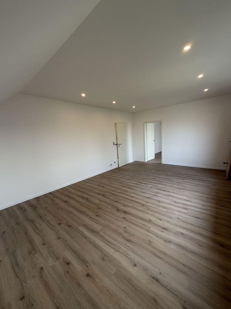 Pronájem bytu 6+1 153 m², Erkelenz, Severní Porýní-Vestfálsko Pronájem bytu 6+1 153 m², Erkelenz, Severní Porýní-Vestfálsko