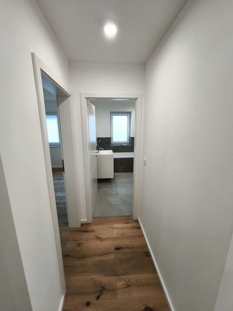 Pronájem bytu 3+1 71 m², Buchrainstraße 49, Frankfurt am Main, Hessen Pronájem bytu 3+1 71 m², Buchrainstraße 49, Frankfurt am Main, Hessen