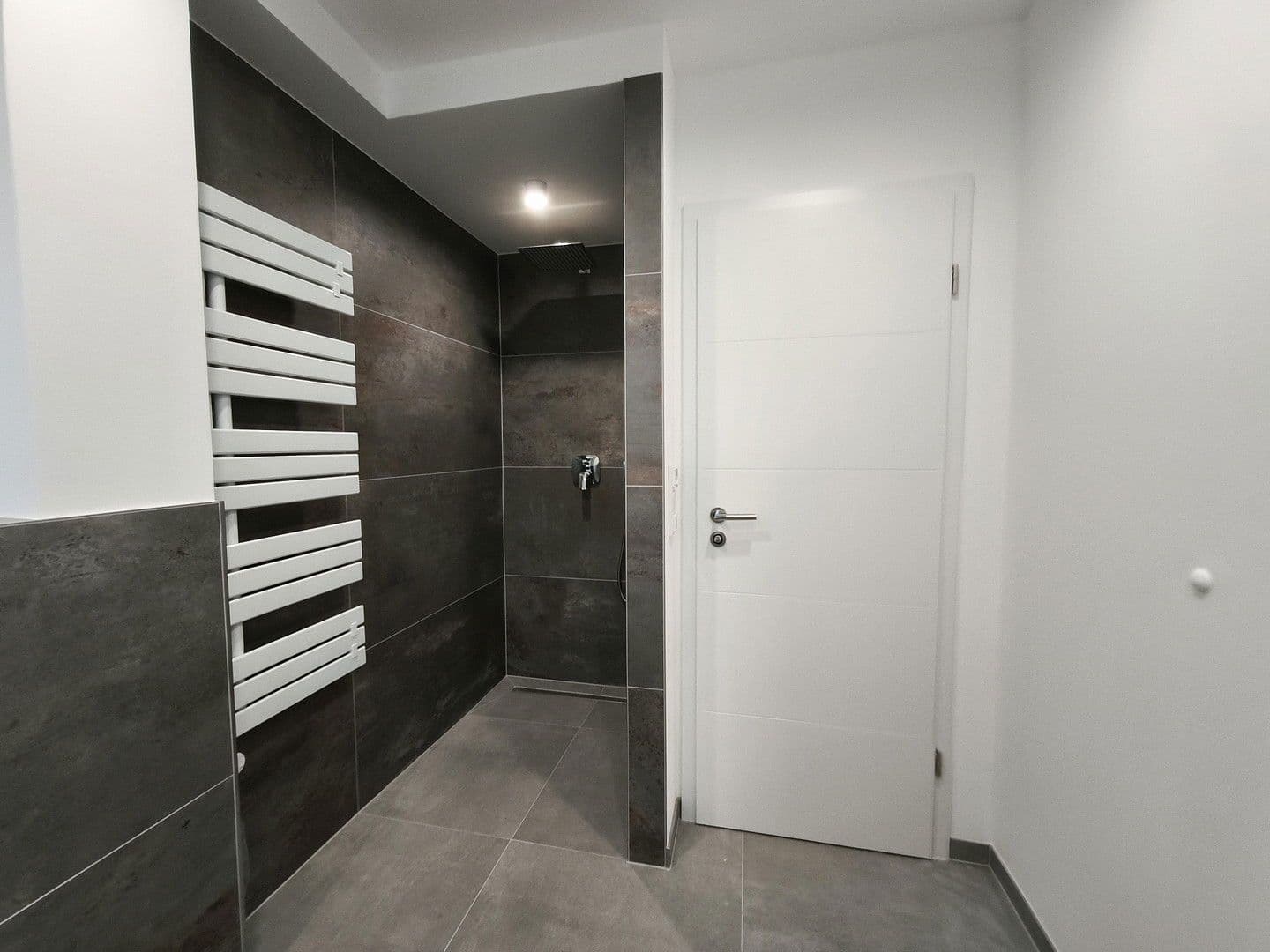 Pronájem bytu 3+1 71 m², Buchrainstraße 49, Frankfurt am Main, Hessen Pronájem bytu 3+1 71 m², Buchrainstraße 49, Frankfurt am Main, Hessen