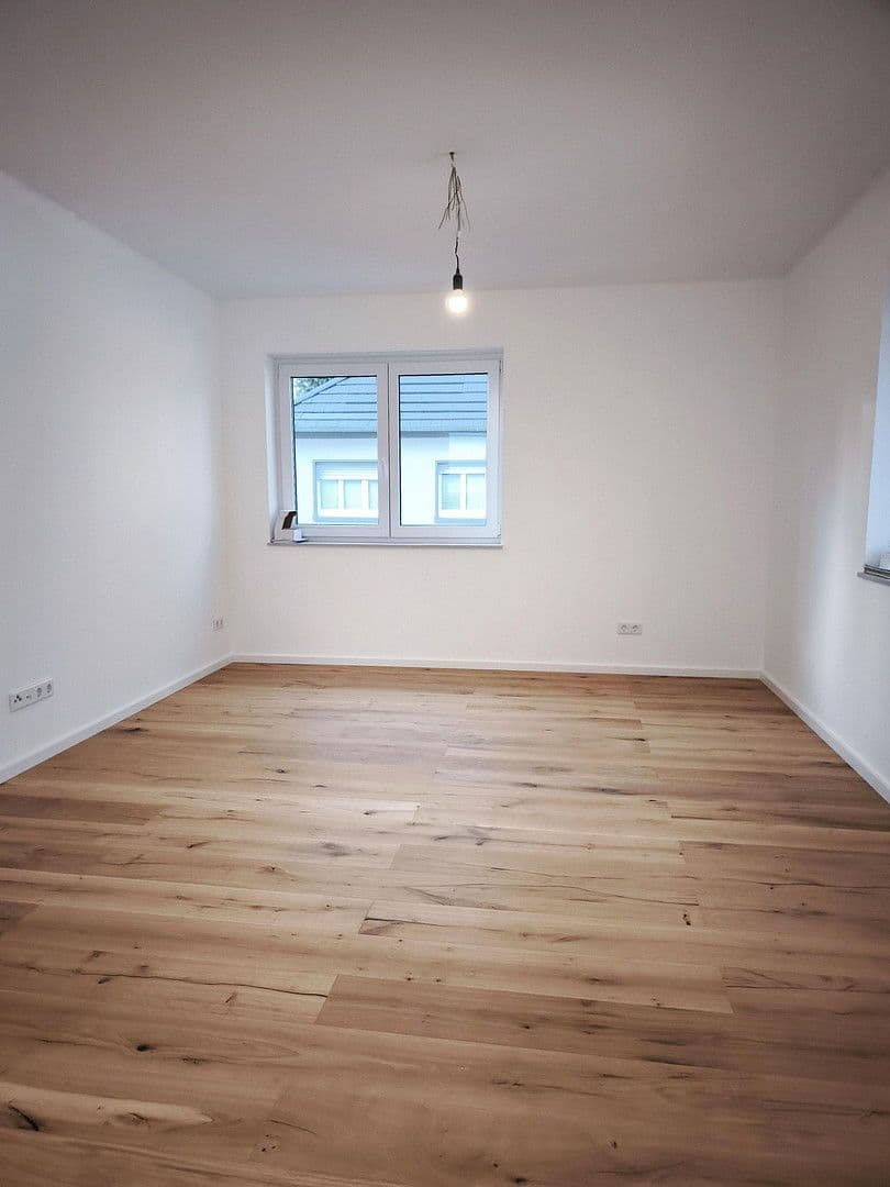 Pronájem bytu 3+1 71 m², Buchrainstraße 49, Frankfurt am Main, Hessen Pronájem bytu 3+1 71 m², Buchrainstraße 49, Frankfurt am Main, Hessen