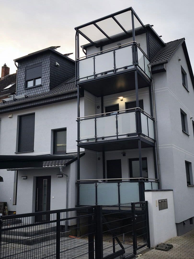 Pronájem bytu 3+1 71 m², Buchrainstraße 49, Frankfurt am Main, Hessen Pronájem bytu 3+1 71 m², Buchrainstraße 49, Frankfurt am Main, Hessen