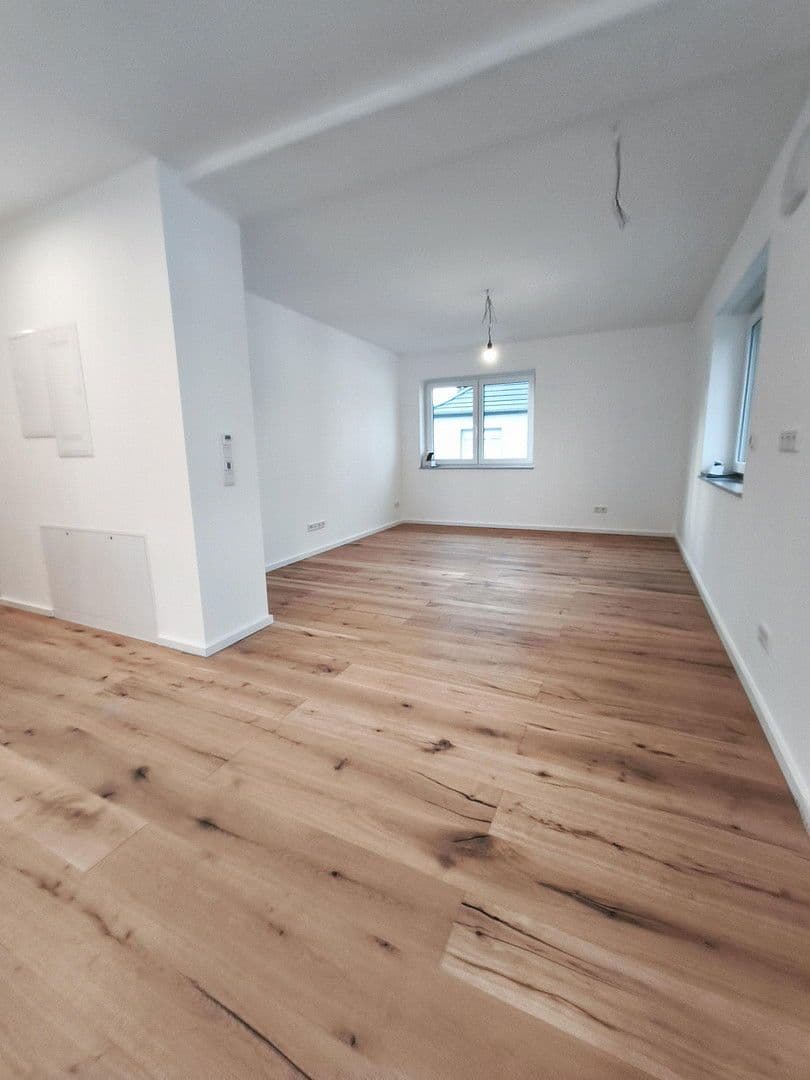 Pronájem bytu 3+1 71 m², Buchrainstraße 49, Frankfurt am Main, Hessen Pronájem bytu 3+1 71 m², Buchrainstraße 49, Frankfurt am Main, Hessen