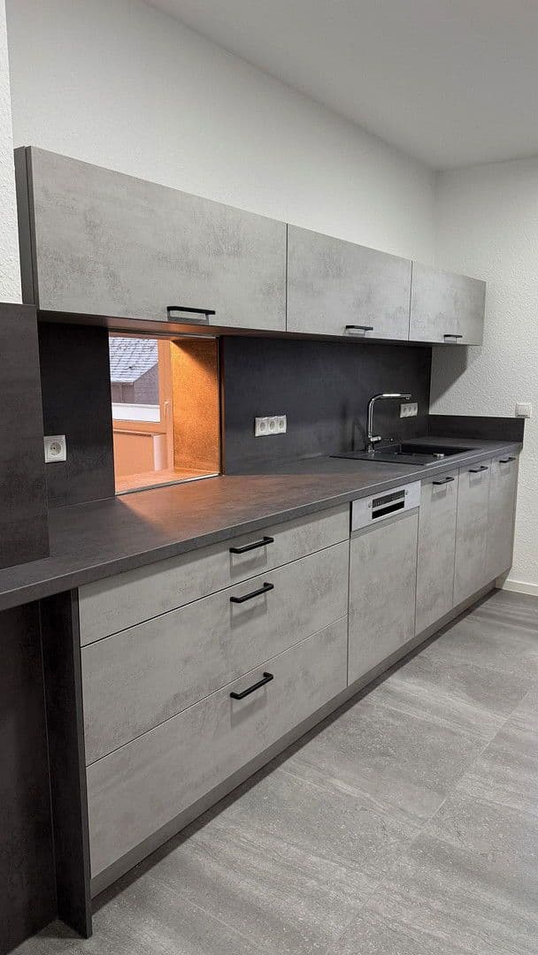 Pronájem bytu 3+1 102 m², Andernach, Porýní-Falc Pronájem bytu 3+1 102 m², Andernach, Porýní-Falc