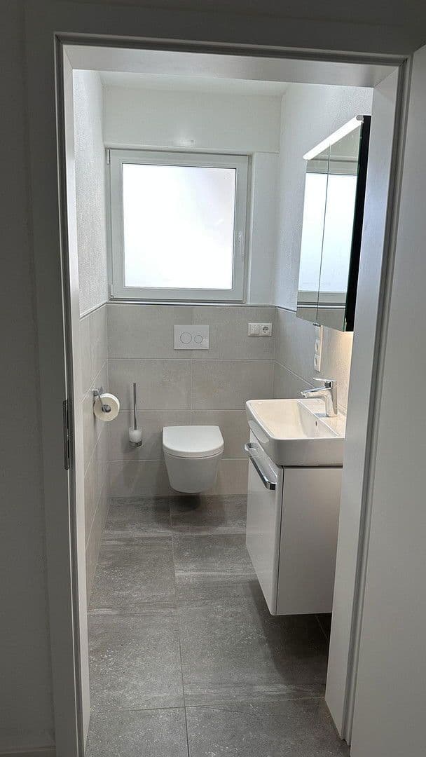 Pronájem bytu 3+1 102 m², Andernach, Porýní-Falc Pronájem bytu 3+1 102 m², Andernach, Porýní-Falc