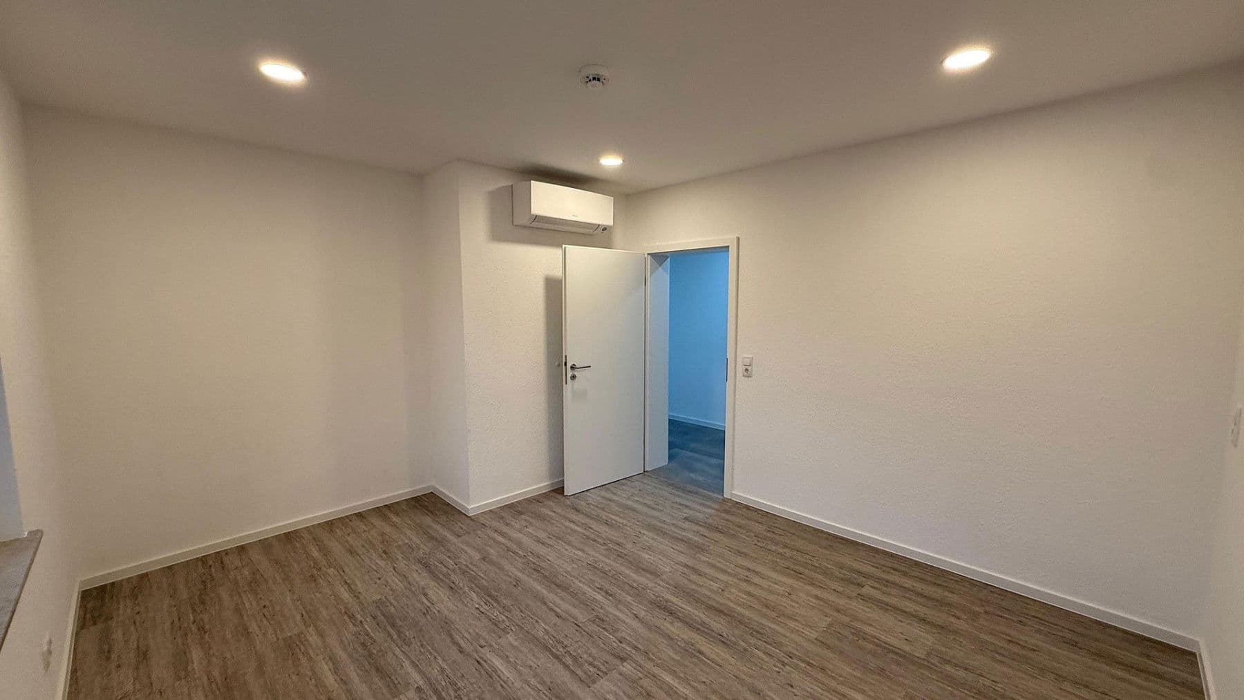 Pronájem bytu 3+1 102 m², Andernach, Porýní-Falc Pronájem bytu 3+1 102 m², Andernach, Porýní-Falc