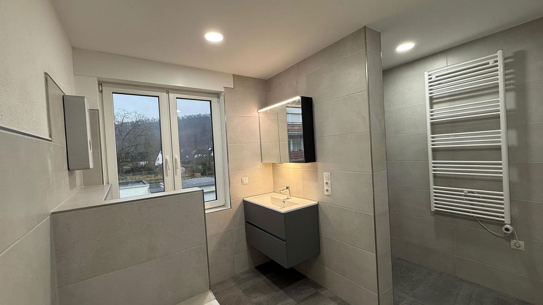 Pronájem bytu 3+1 102 m², Andernach, Porýní-Falc Pronájem bytu 3+1 102 m², Andernach, Porýní-Falc