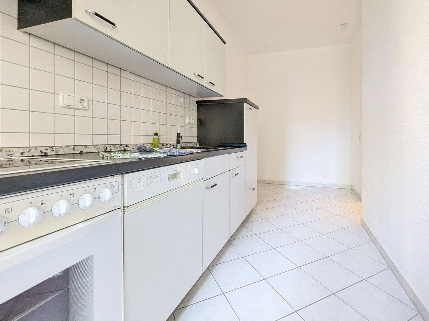 Pronájem bytu 2+1 61 m², Viertelsweg 47, Leipzig, Sasko Pronájem bytu 2+1 61 m², Viertelsweg 47, Leipzig, Sasko