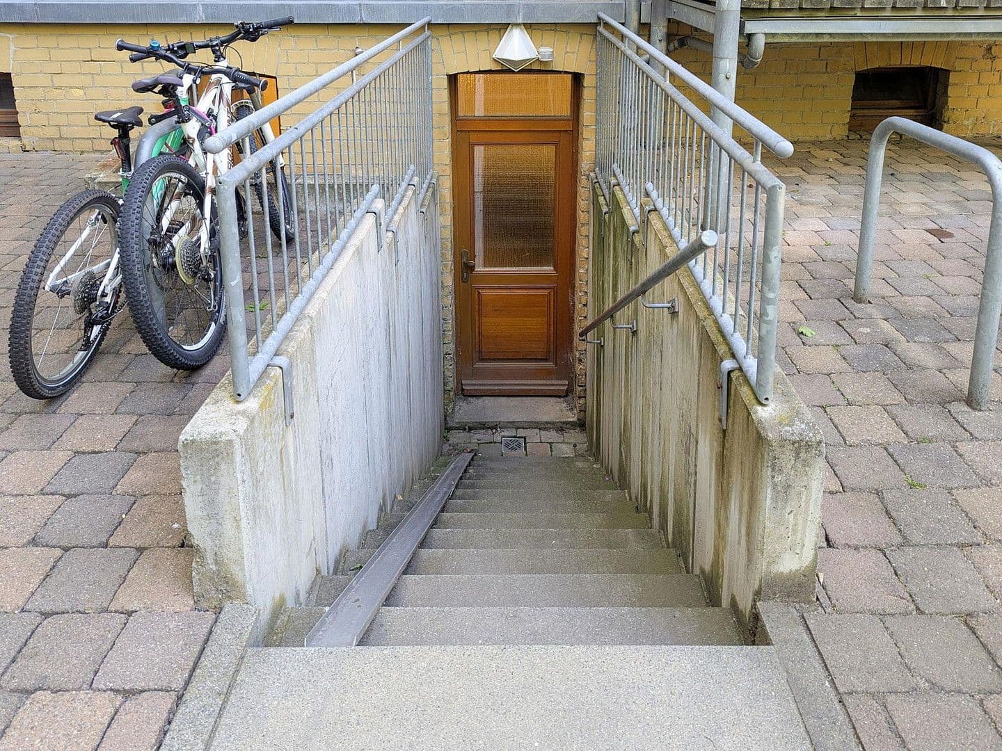 Pronájem bytu 2+1 61 m², Viertelsweg 47, Leipzig, Sasko Pronájem bytu 2+1 61 m², Viertelsweg 47, Leipzig, Sasko