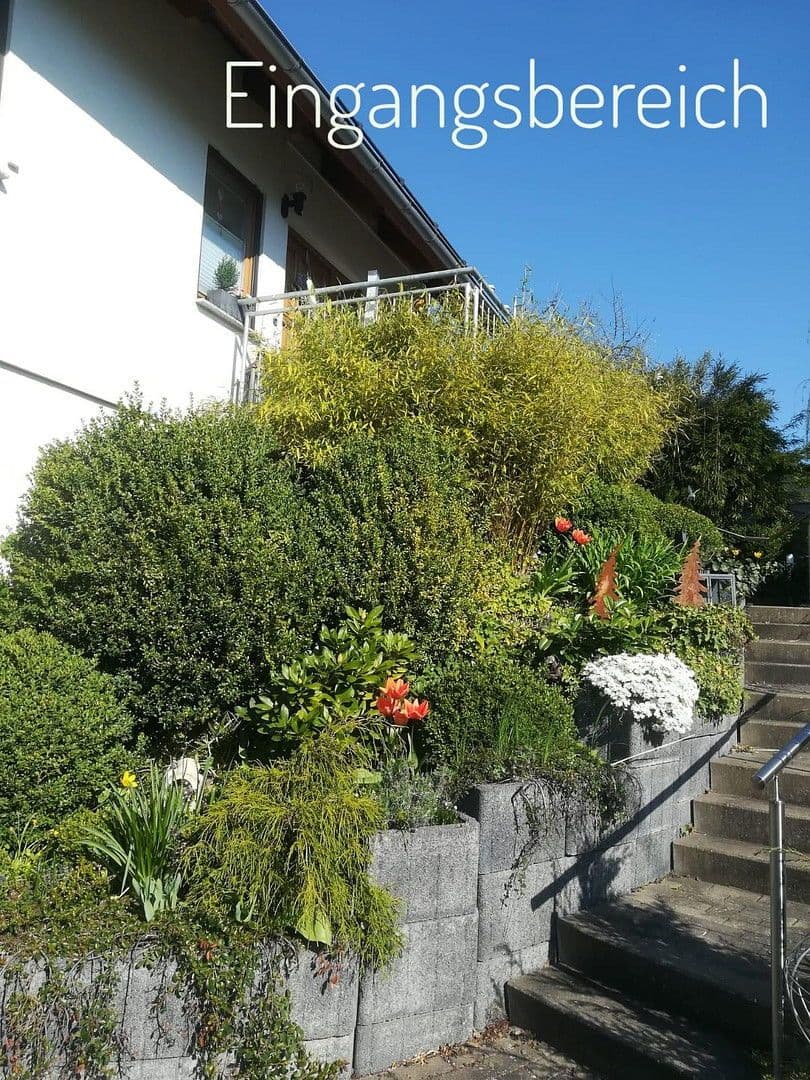 Prodej domu 120 m², pozemek 827 m², Kreuztal, Severní Porýní-Vestfálsko Prodej domu 120 m², pozemek 827 m², Kreuztal, Severní Porýní-Vestfálsko