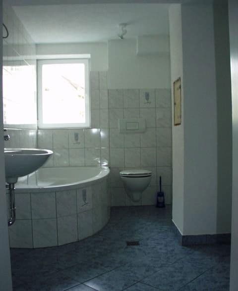 Prodej domu 270 m², pozemek 416 m², Dorfstr. 13, Vöhringen, Bádensko-Württembersko Prodej domu 270 m², pozemek 416 m², Dorfstr. 13, Vöhringen, Bádensko-Württembersko