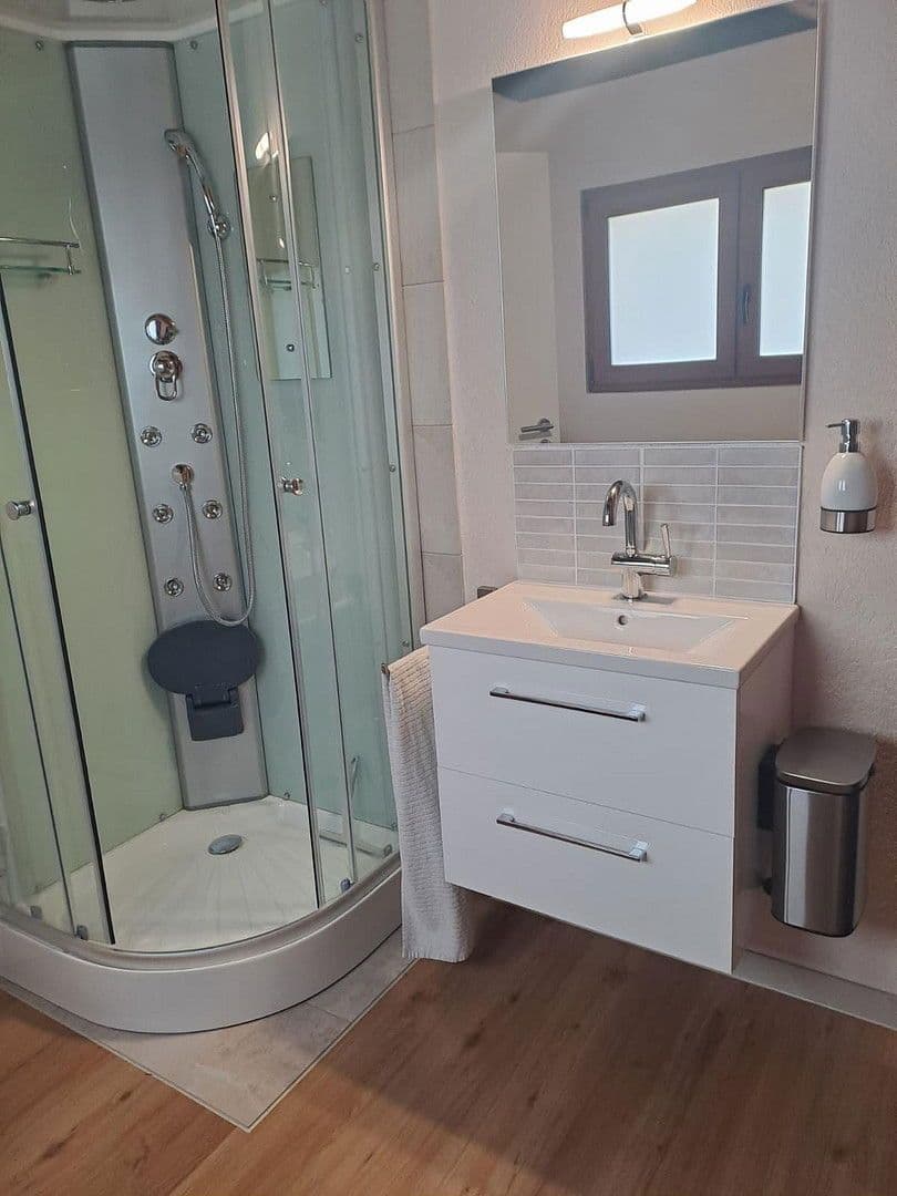 Prodej domu 167 m², pozemek 1.200 m², Bartholomä, Bádensko-Württembersko Prodej domu 167 m², pozemek 1.200 m², Bartholomä, Bádensko-Württembersko