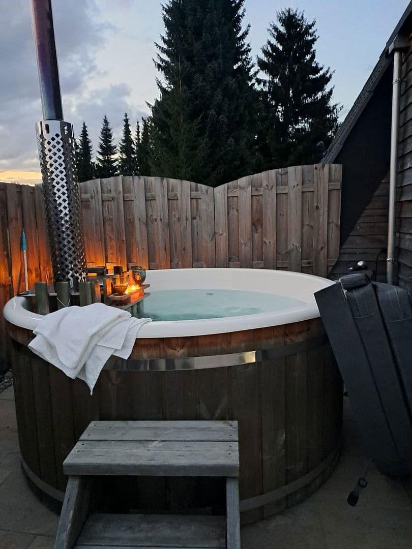 Prodej domu 167 m², pozemek 1.200 m², Bartholomä, Bádensko-Württembersko Prodej domu 167 m², pozemek 1.200 m², Bartholomä, Bádensko-Württembersko