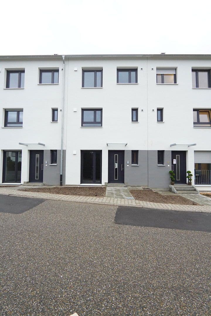 Pronájem bytu 1+1 25 m², Hölderlinstraße 26d, Pforzheim, Bádensko-Württembersko Pronájem bytu 1+1 25 m², Hölderlinstraße 26d, Pforzheim, Bádensko-Württembersko