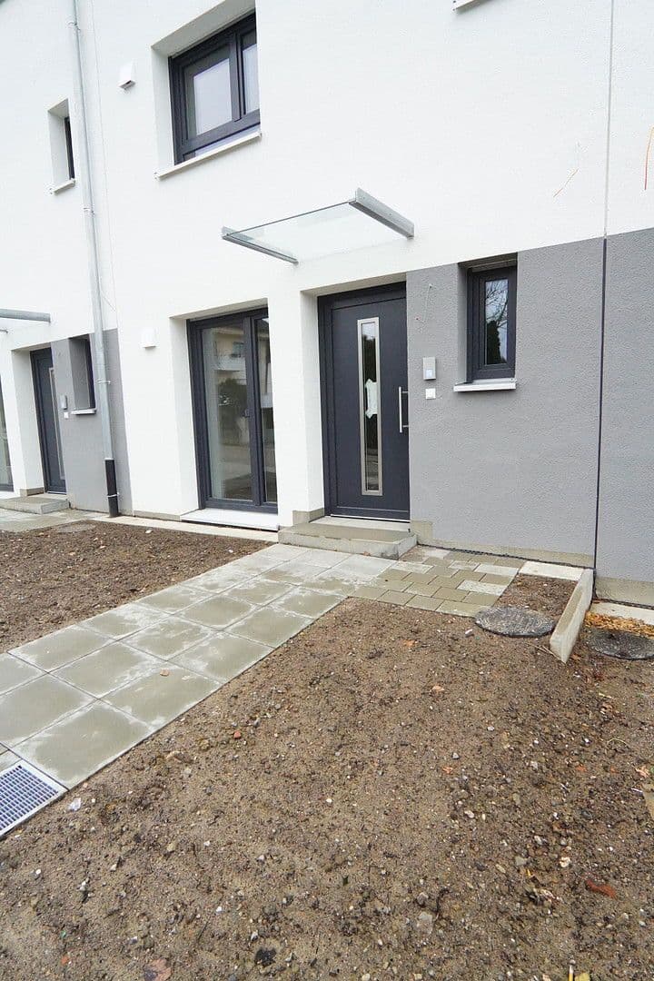 Pronájem bytu 1+1 25 m², Hölderlinstraße 26d, Pforzheim, Bádensko-Württembersko Pronájem bytu 1+1 25 m², Hölderlinstraße 26d, Pforzheim, Bádensko-Württembersko