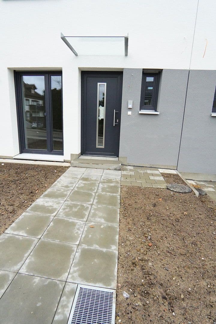 Pronájem bytu 1+1 25 m², Hölderlinstraße 26d, Pforzheim, Bádensko-Württembersko Pronájem bytu 1+1 25 m², Hölderlinstraße 26d, Pforzheim, Bádensko-Württembersko