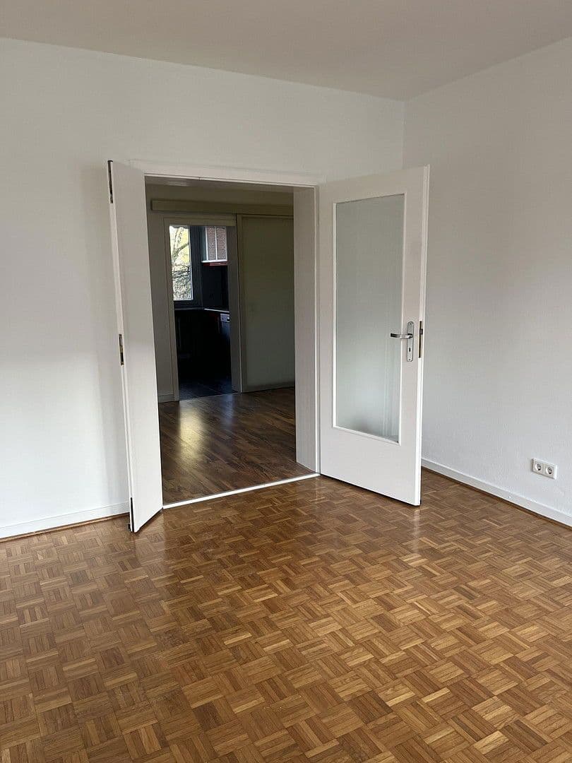 Pronájem bytu 2+1 75 m², Krefeld, Severní Porýní-Vestfálsko Pronájem bytu 2+1 75 m², Krefeld, Severní Porýní-Vestfálsko