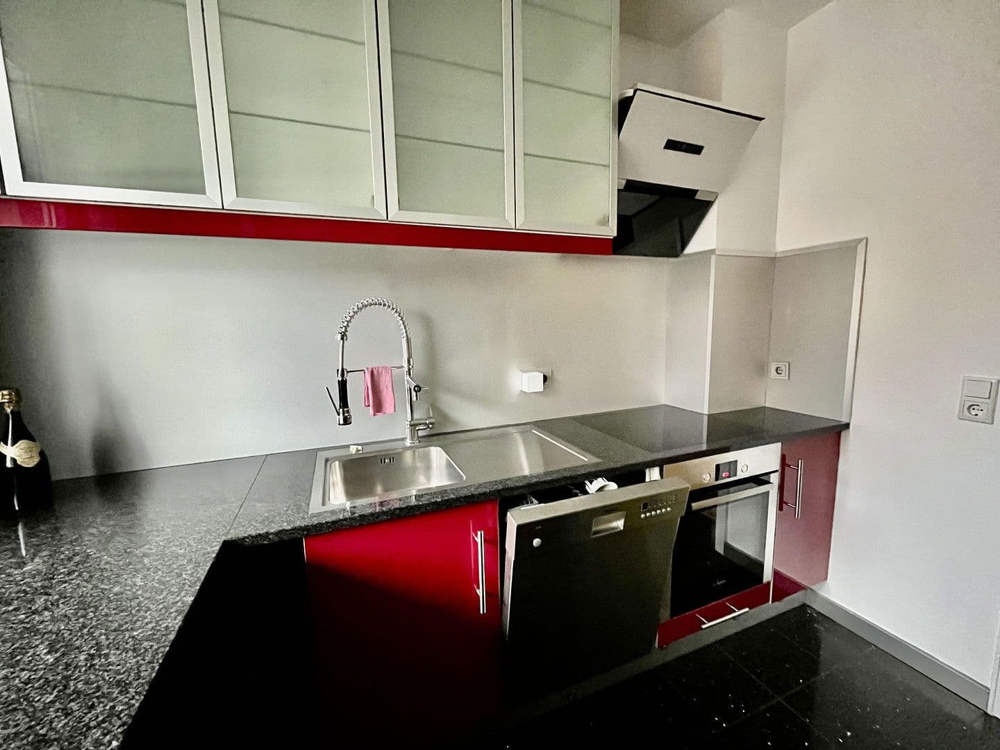 Pronájem bytu 2+1 75 m², Krefeld, Severní Porýní-Vestfálsko Pronájem bytu 2+1 75 m², Krefeld, Severní Porýní-Vestfálsko