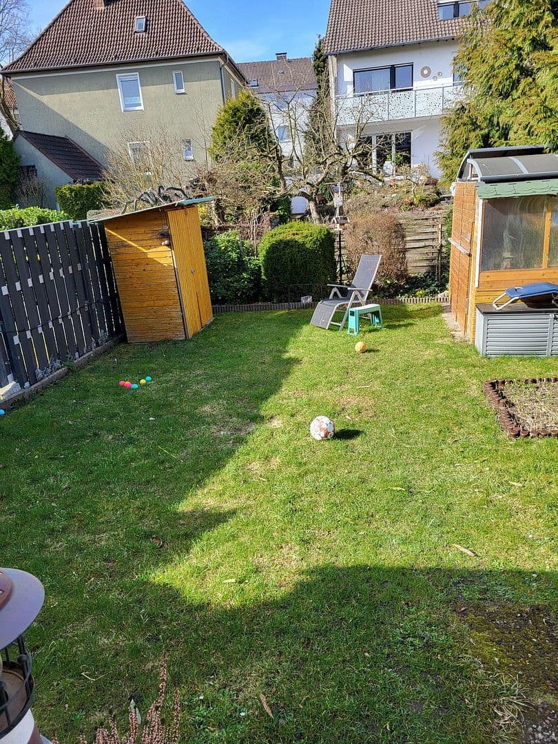 Prodej domu 180 m², pozemek 268 m², Fasanenstraße 31, Bielefeld, Severní Porýní-Vestfálsko Prodej domu 180 m², pozemek 268 m², Fasanenstraße 31, Bielefeld, Severní Porýní-Vestfálsko