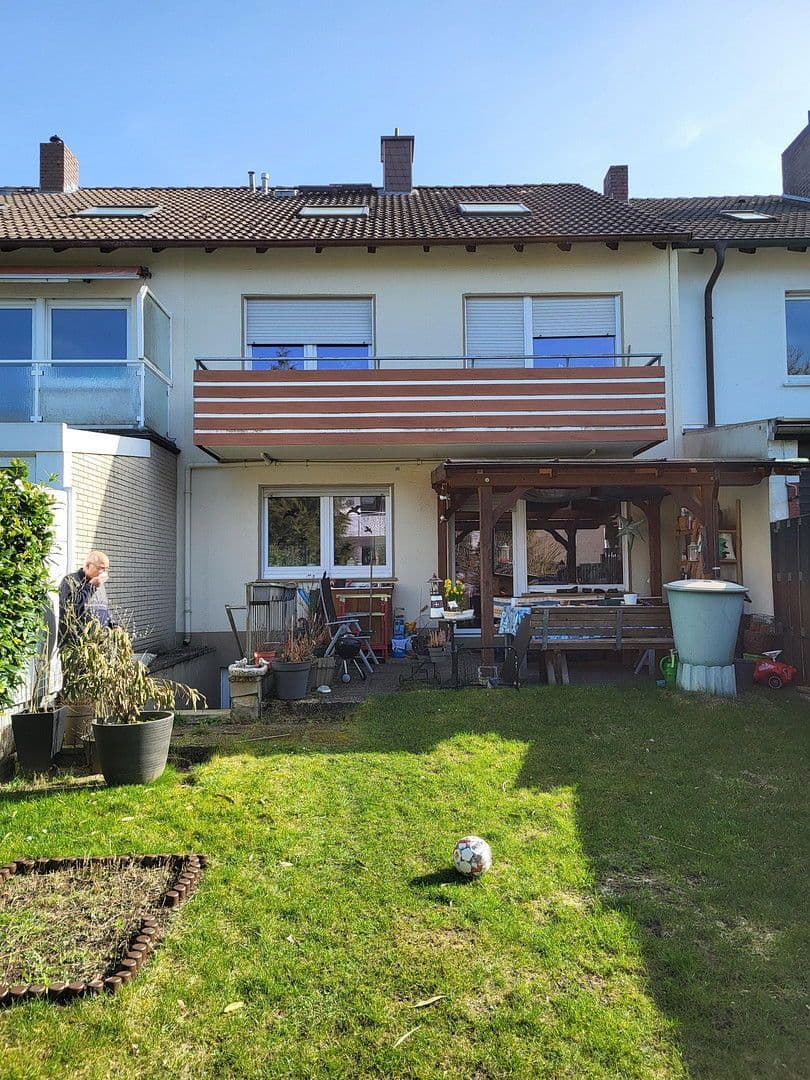 Prodej domu 180 m², pozemek 268 m², Fasanenstraße 31, Bielefeld, Severní Porýní-Vestfálsko Prodej domu 180 m², pozemek 268 m², Fasanenstraße 31, Bielefeld, Severní Porýní-Vestfálsko