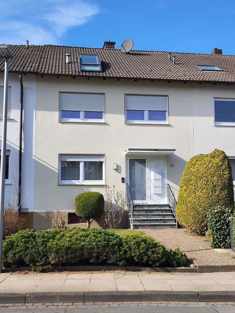 Prodej domu 180 m², pozemek 268 m², Fasanenstraße 31, Bielefeld, Severní Porýní-Vestfálsko Prodej domu 180 m², pozemek 268 m², Fasanenstraße 31, Bielefeld, Severní Porýní-Vestfálsko