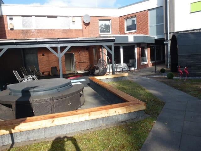 Pronájem chaty, chalupy 210 m², pozemek 135 m², Hemmoor, Dolní Sasko Pronájem chaty, chalupy 210 m², pozemek 135 m², Hemmoor, Dolní Sasko