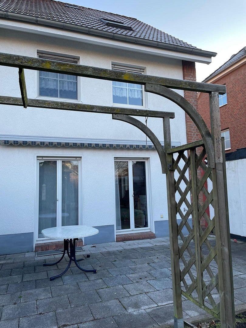 Prodej domu 147 m², pozemek 286 m², Moers, Severní Porýní-Vestfálsko Prodej domu 147 m², pozemek 286 m², Moers, Severní Porýní-Vestfálsko